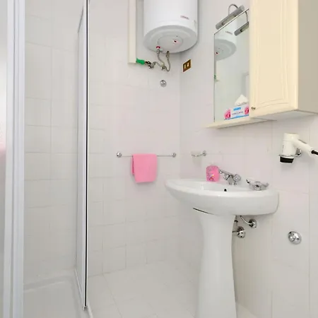 Apartman Ideal With Pool Lignano Sabbiadoro
